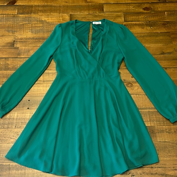 Express VNeck Green Dress - Picture 1 of 5
